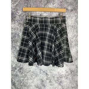 DJT Skirt  Womens Small Black White Plaid Circle Mini preppy clueless schoolgirl